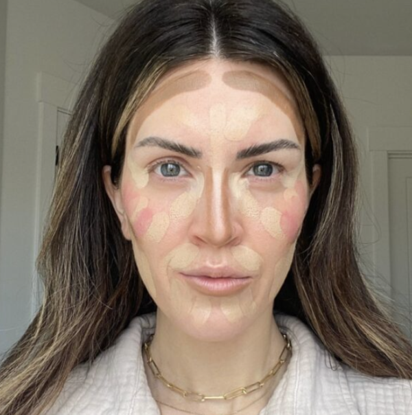 Seint Makeup Application: Dot Method vs. Brushes